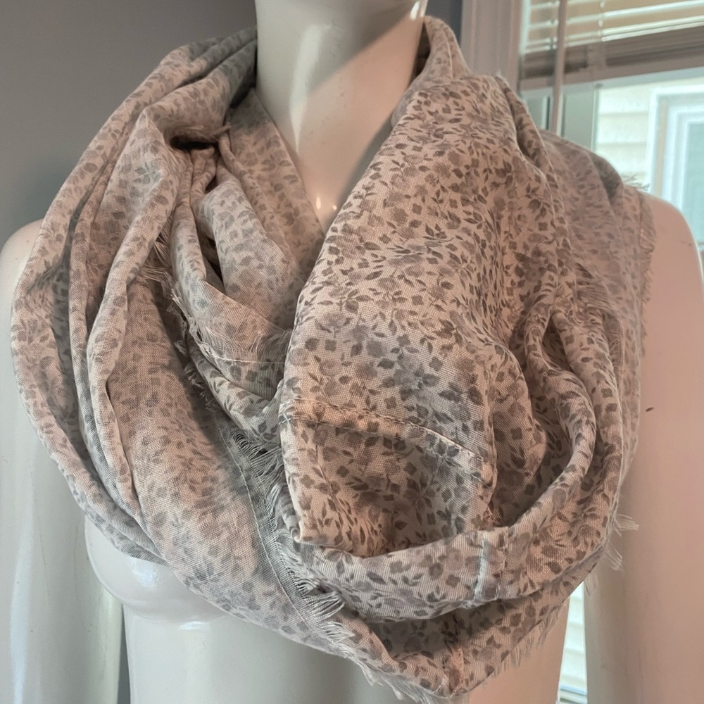 *NWOT* Nordstrom Floral Print Scarf